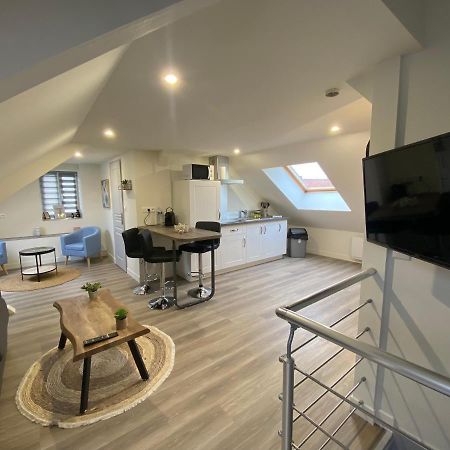 Studio Spacieux Et Elegant Au Coeur De Bourbourg - Gare A Proximite Esterno foto